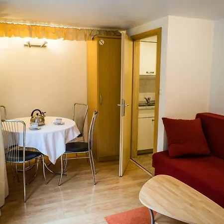 And Vive Πανσιόν 3*