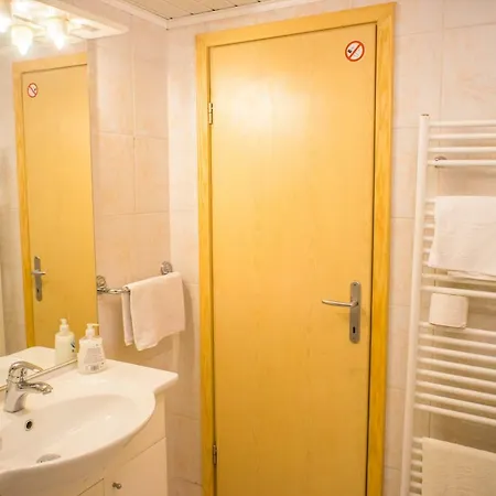 And Vive Πανσιόν